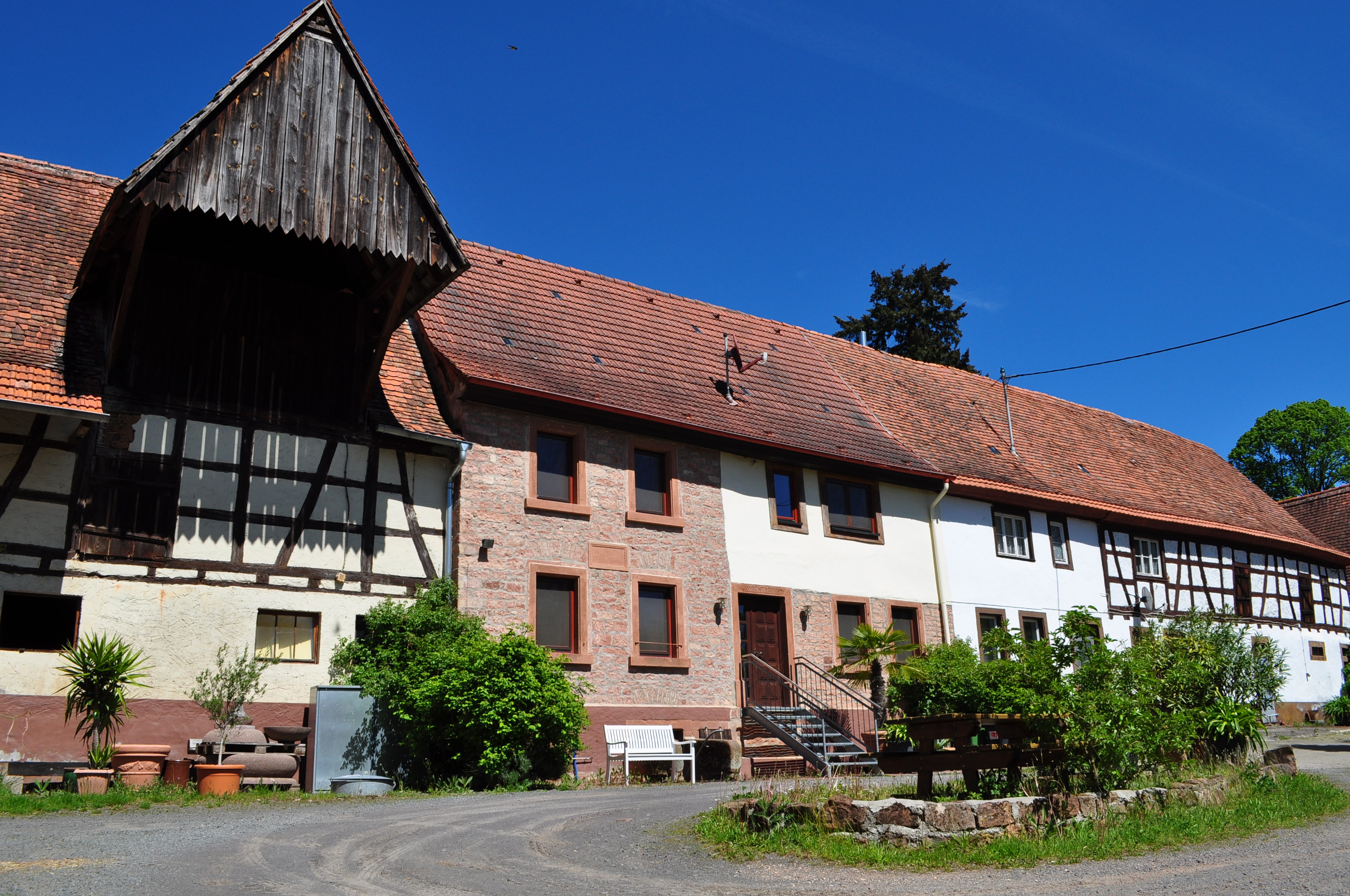 Historischer Bauernhof aus dem 17. Jahrhundert in der Pfalz zu